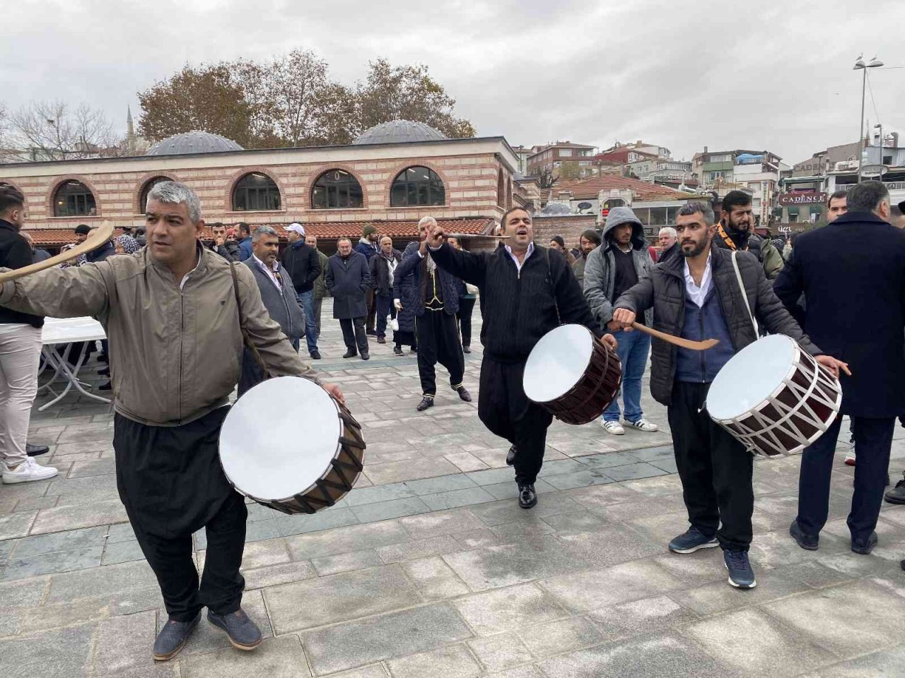 Üsküdar’da vatandaşlara Kayseri’nin meşhur yöresel tatları ikram edildi