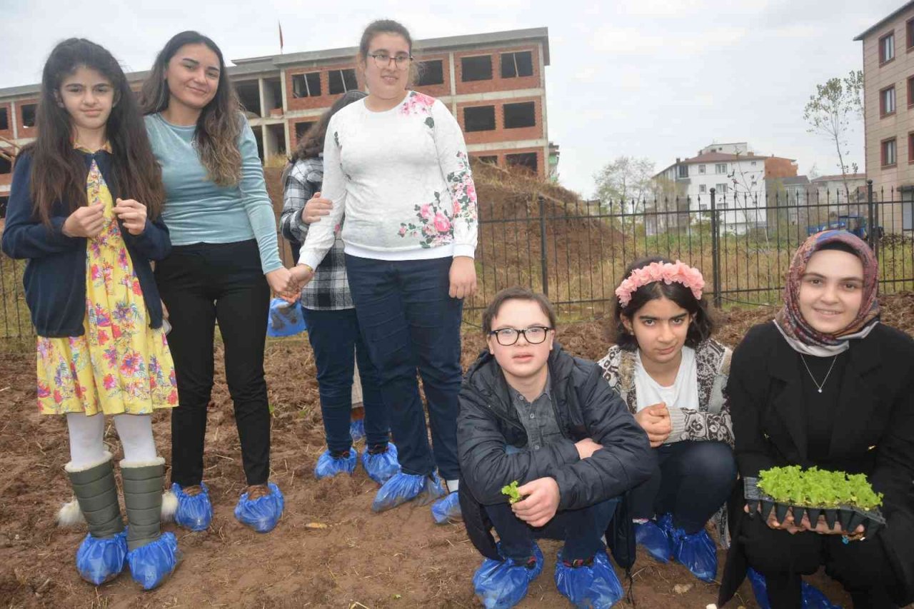 Özel öğrencilerin günleri kutlandı