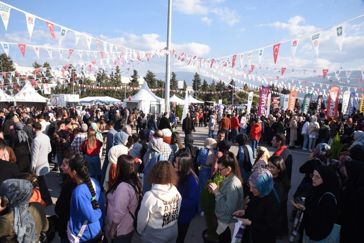 Osmaniye’de Kitap Fuarı 100 binin üzerinde ziyaretçi ağırladı