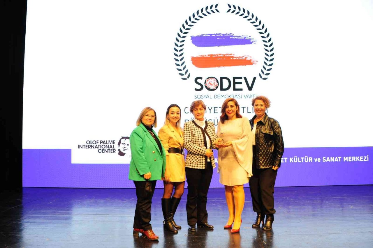 "Beyaz Baretli Kadınlar Projesi" Balçova’ya ödül getirdi