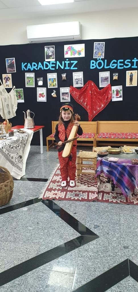 Pursaklar Belediyesine bağlı Nezaket Okullarında "Karadeniz Günleri"