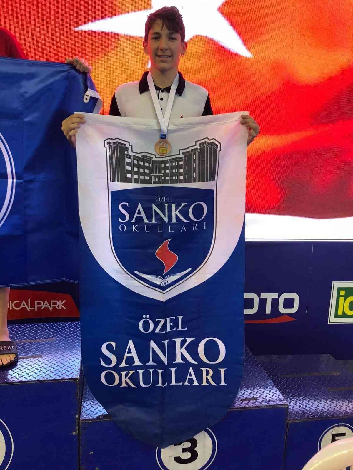 SANKO okulları öğrencisi Ali Emre Simitçi Türkiye üçüncüsü oldu