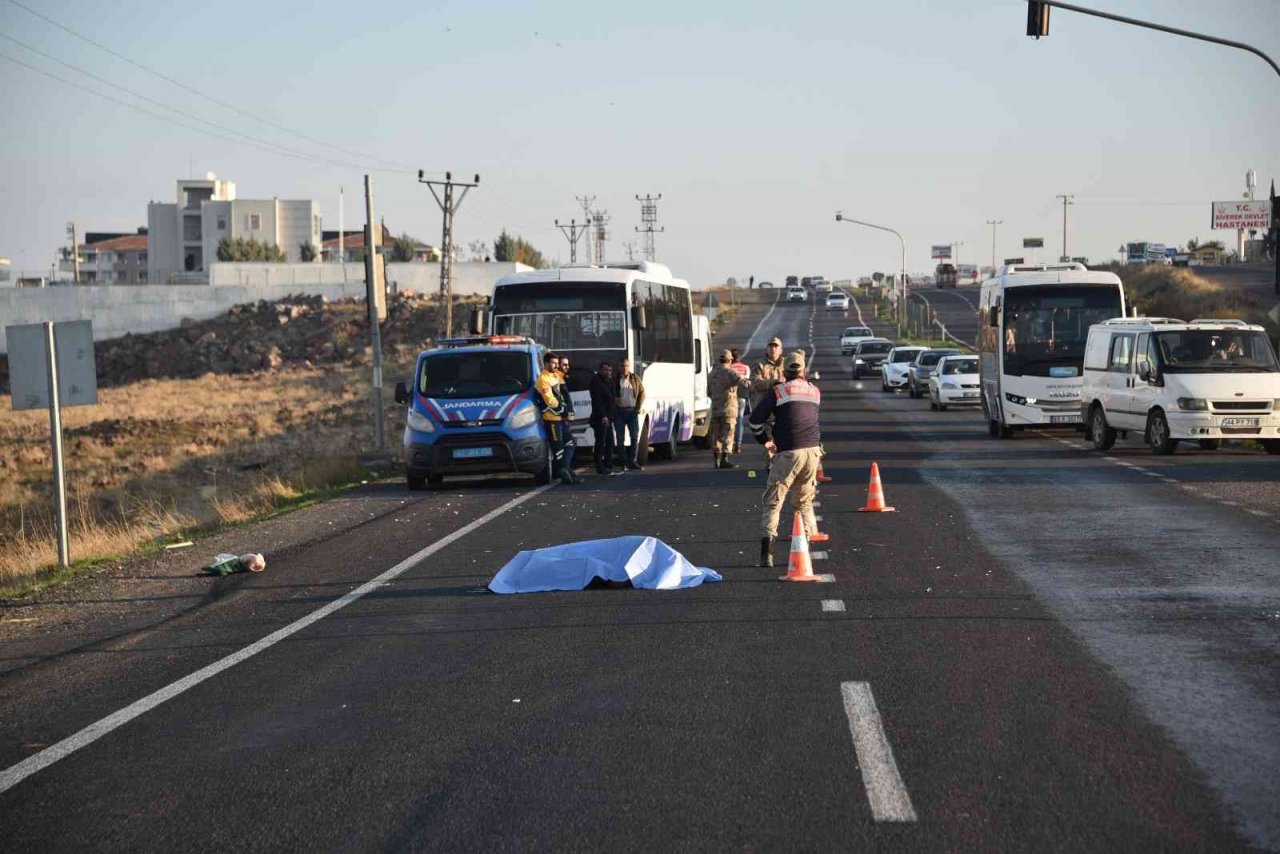 Siverek’te minibüsün çarptığı işçi hayatını kaybetti