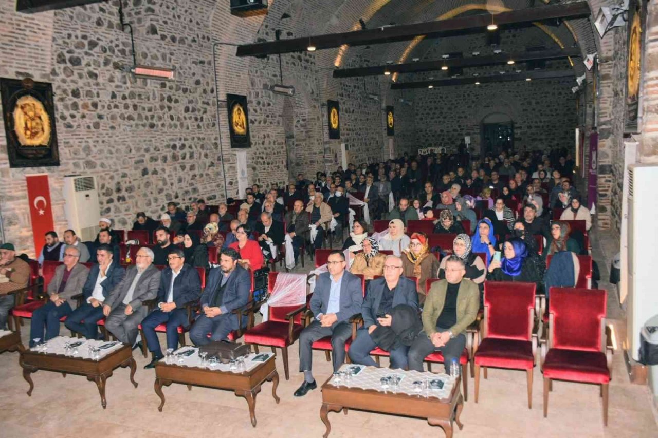 Manisa’da ’Yiğitbaşı Veli Hazretleri Devrinde Şehzadeler Şehri Manisa’ programı düzenlendi