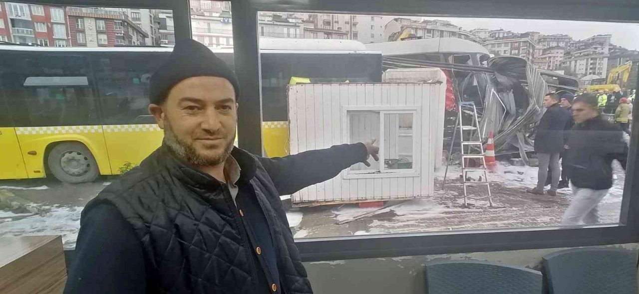 Tramvay kazasından inanılmaz kurtuluş kamerada: Kulübe üzerine yıkıldı