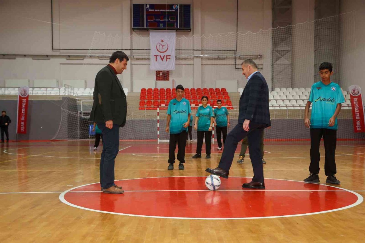 Uşak’ta dezavantajlı çocuklar spor için bir araya geldi