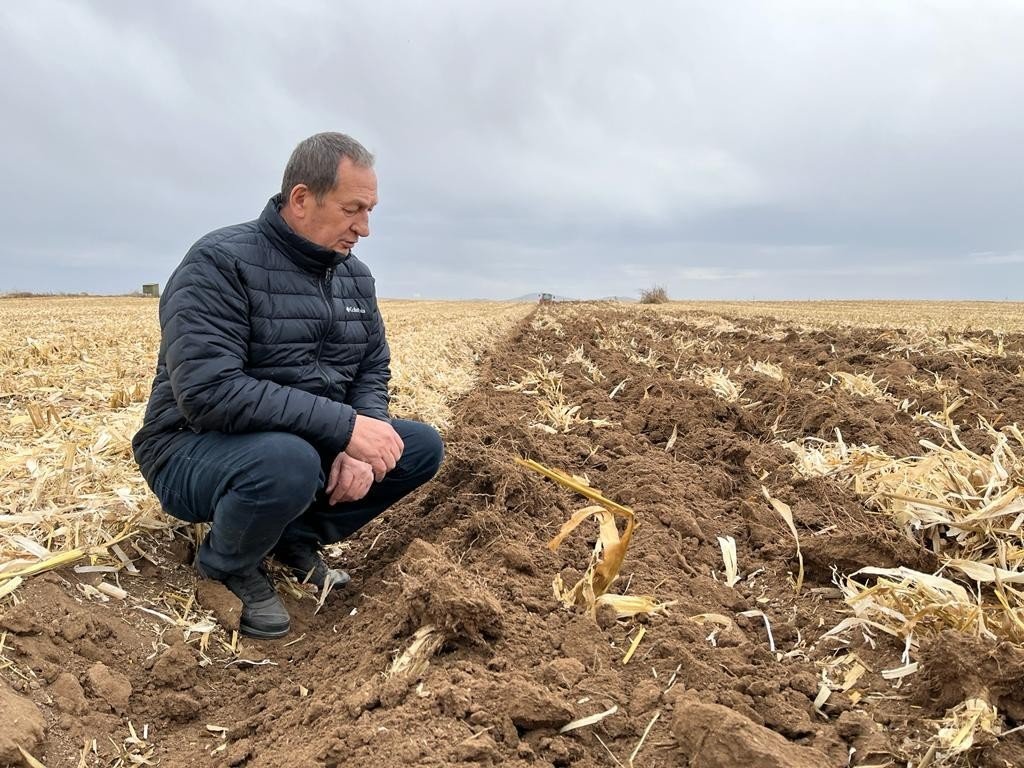 Çiftçilerin sıkı toprakta zorlu nadas mesaisi başladı