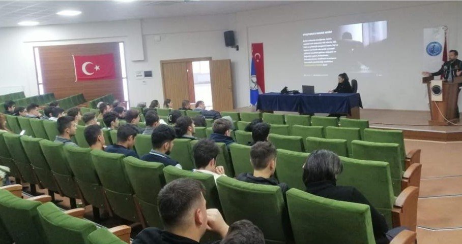 Kadın, genç ve muhtarlara yönelik uyuşturucu ile mücadele semineri verildi