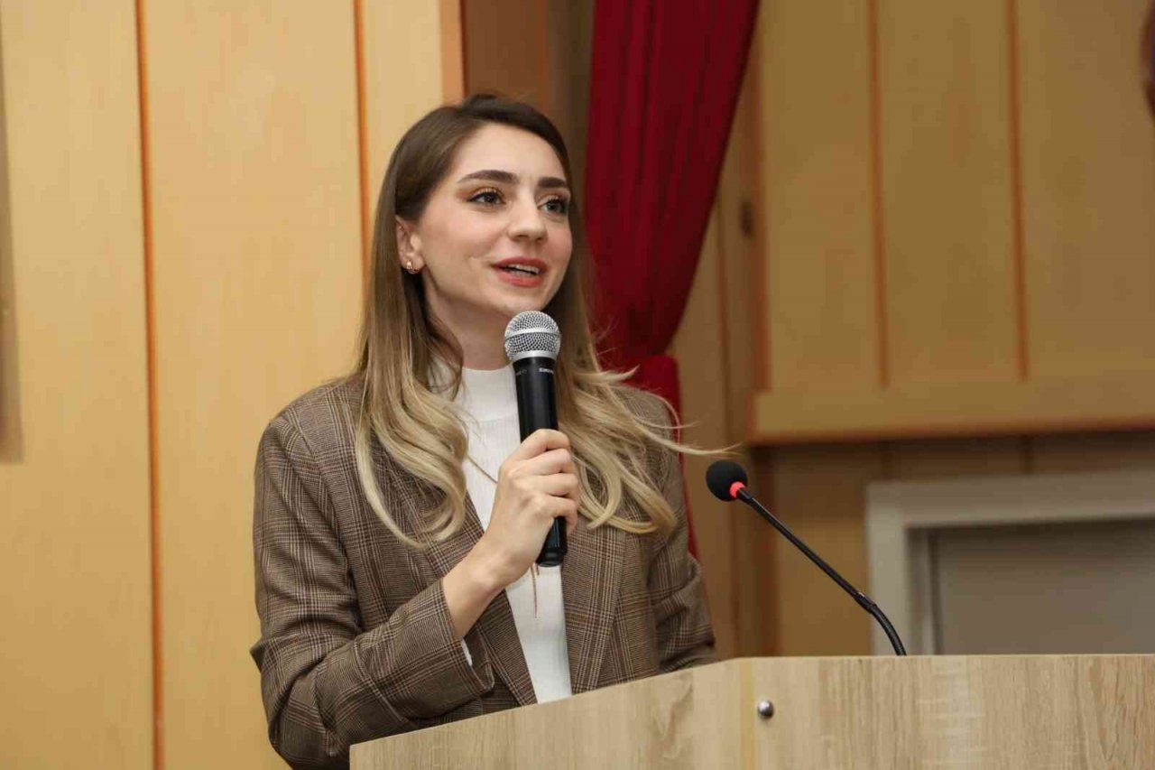 Akdeniz Belediyesi’nden ’Kadın Hakları Günü’ paneli