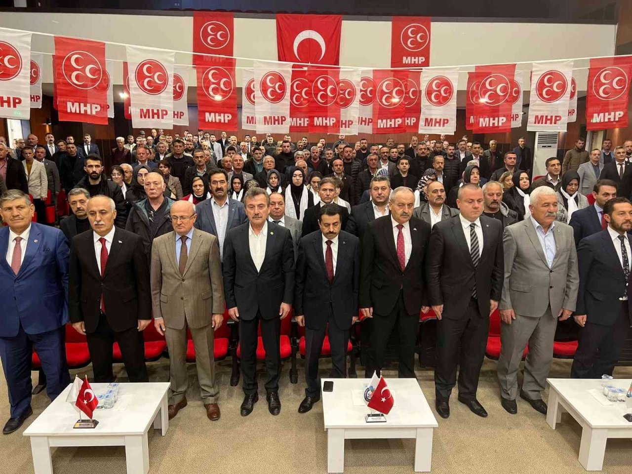 MHP’den Alinur Aktaş’a tam destek