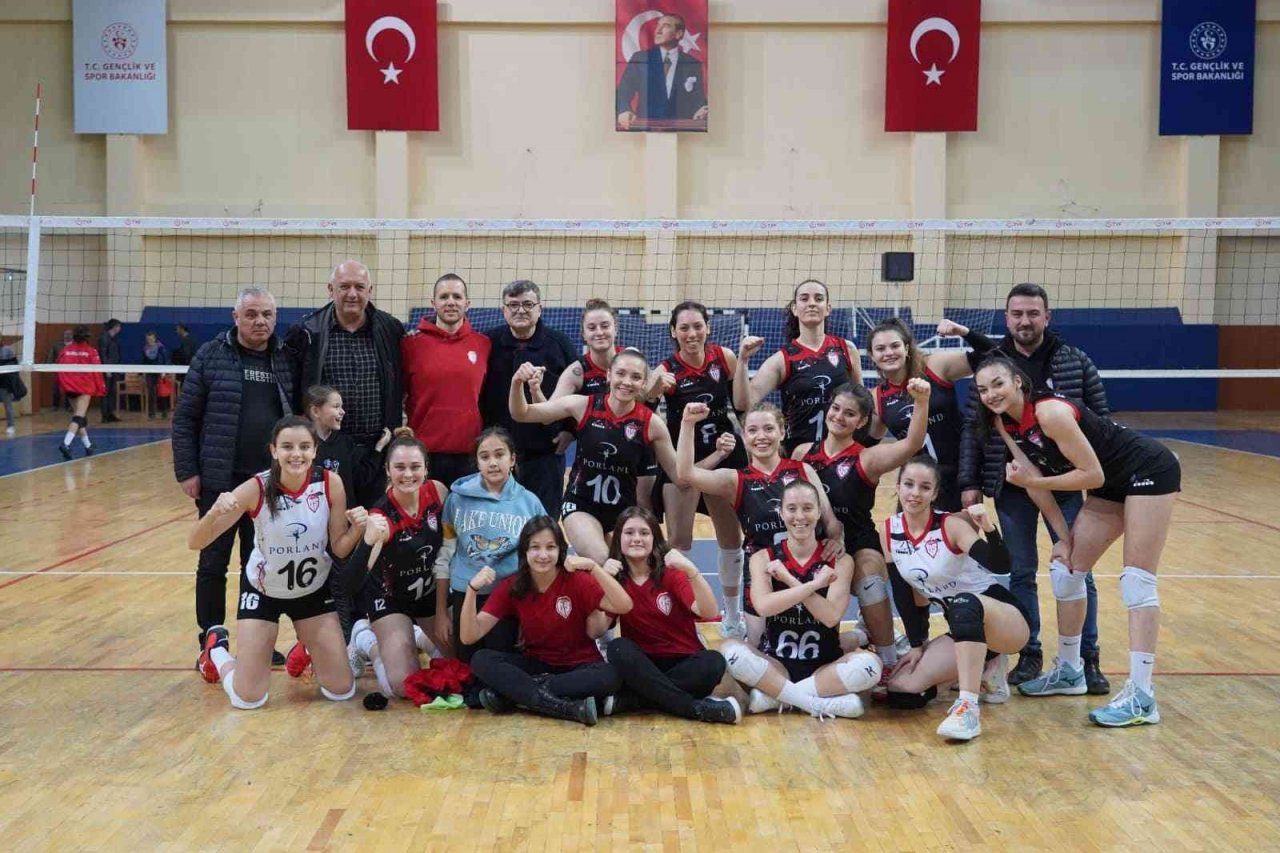 Bilecik Belediye Spor Kadın Voleybol Takımı :3 Ada Spor:0