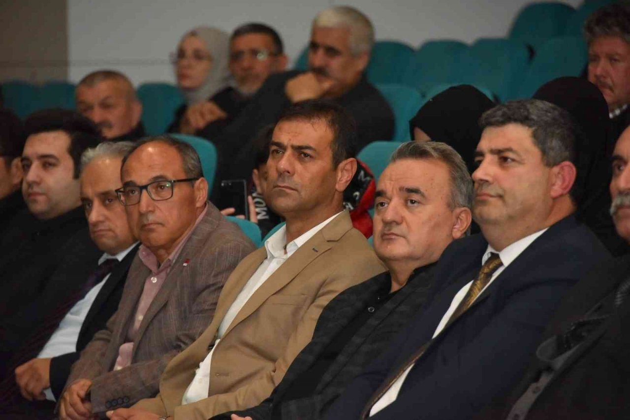 Bozüyük’te “Önce Vatan” isimli konferans düzenlendi