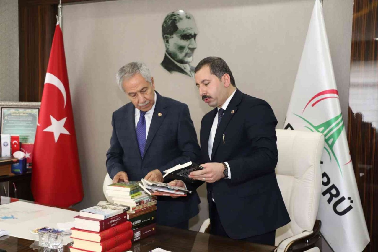 Bülent Arınç’tan Baydilli’ye ziyaret