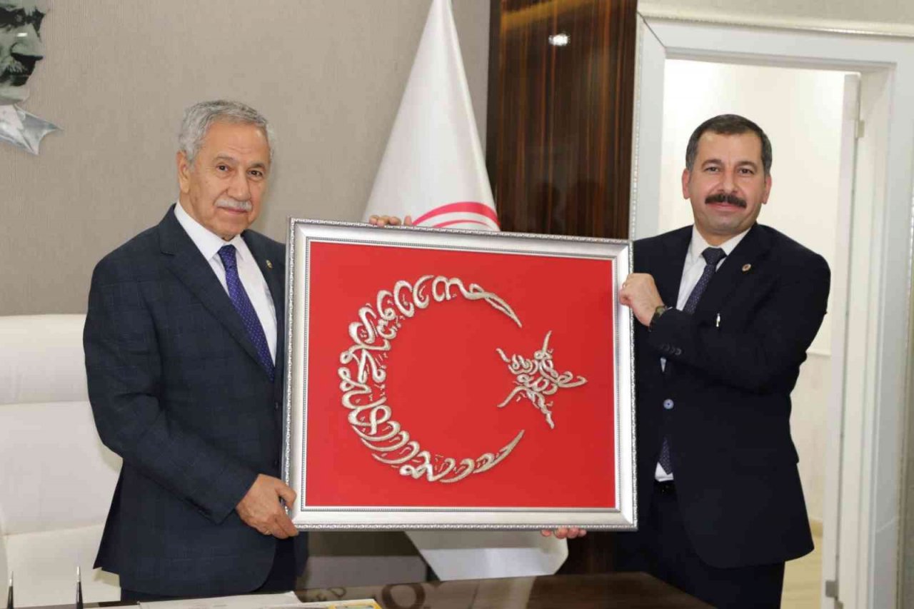 Bülent Arınç’tan Baydilli’ye ziyaret