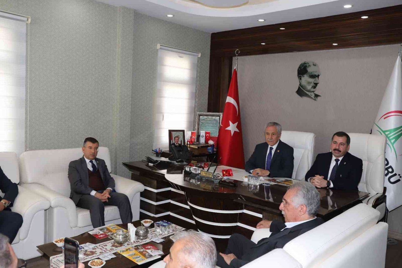 Bülent Arınç’tan Baydilli’ye ziyaret