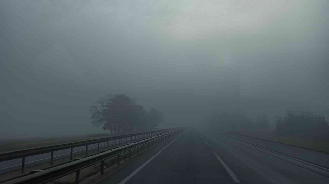 D200’de görüş 5 metreye kadar düştü, sürücüler zor anlar yaşadı