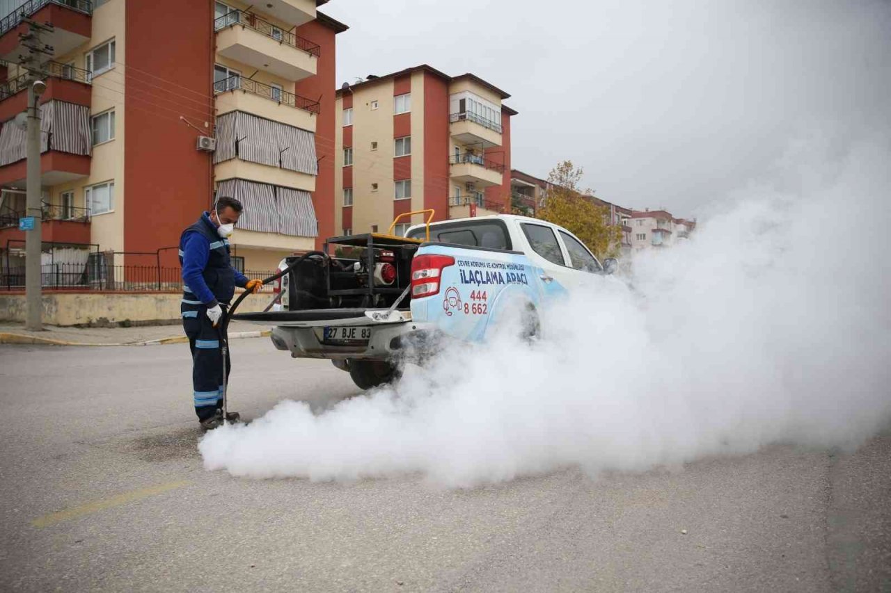 Merkezefendi’de halk sağlığı için ilaçlamalar devam ediyor