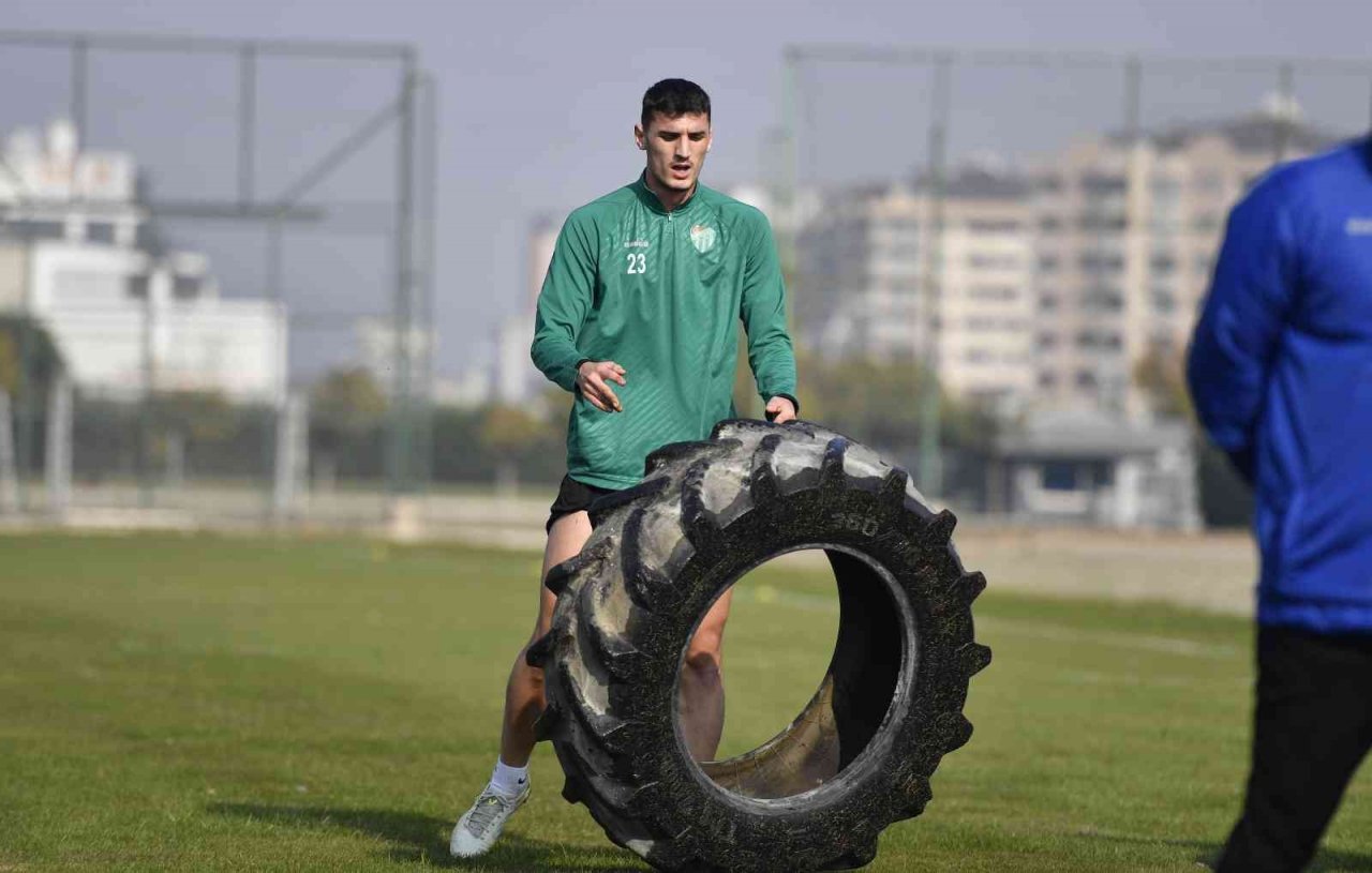 Bursaspor’a Hasan Ayaroğlu ve Ertuğrul Kurtuluş’tan sevindirici haber