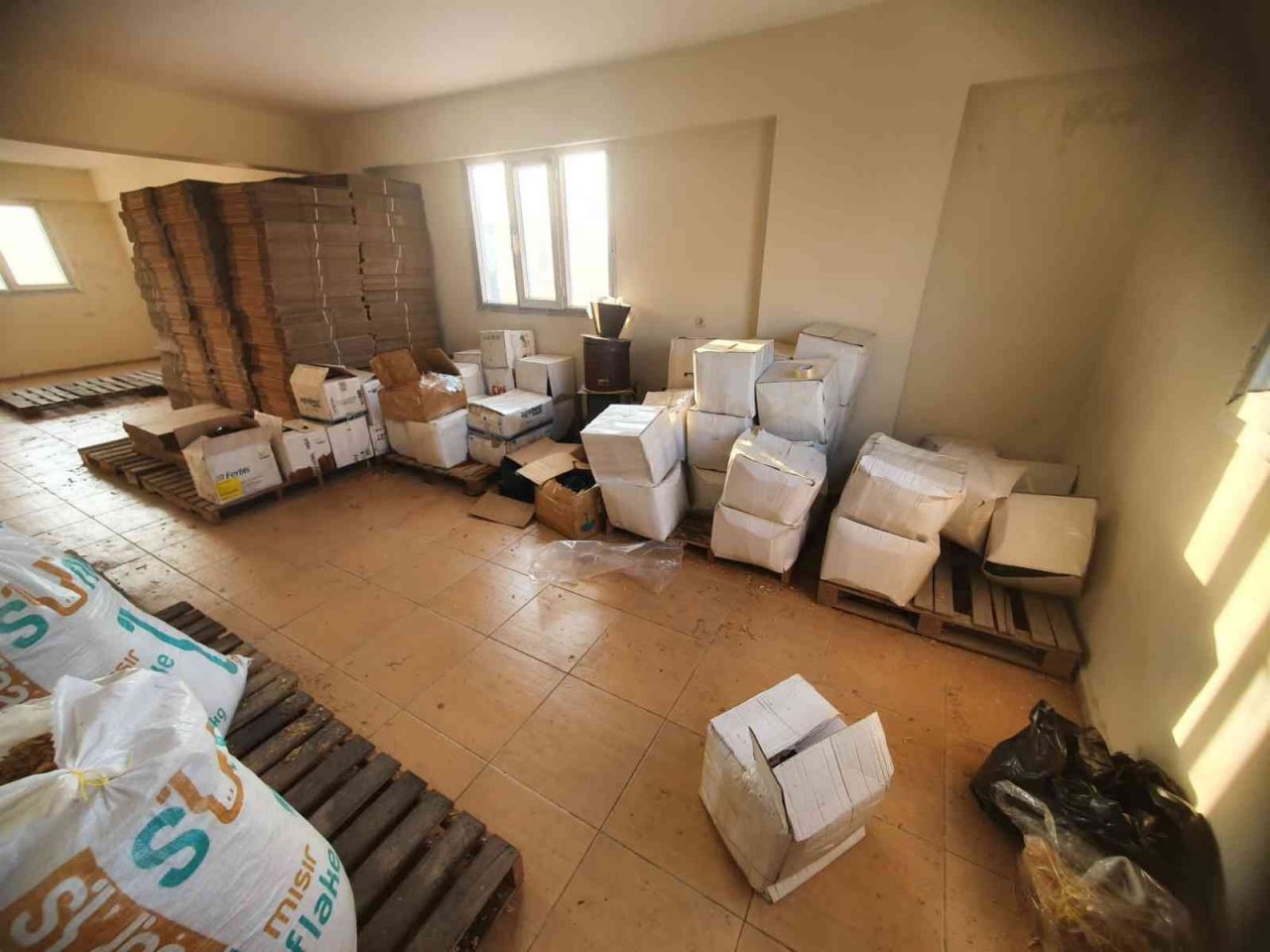 Hatay’da 7 ton 908 kilogram kaçak nargile tütünü ele geçirildi