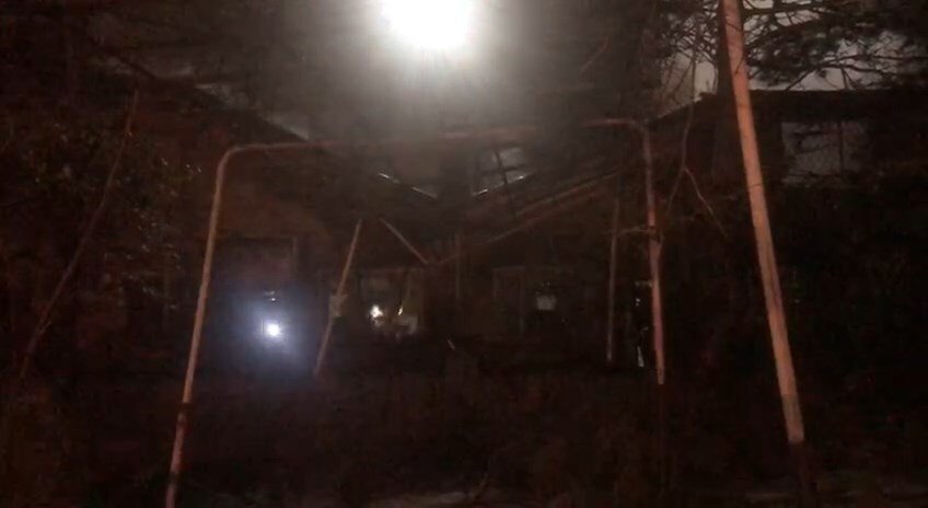 Pendik’te metruk binada çıkan yangın çevrede endişe yarattı