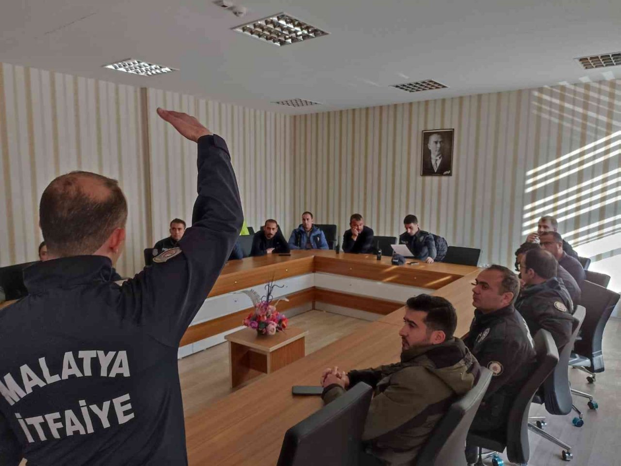 Emniyet görevlilerine yangın ve deprem tatbikatı