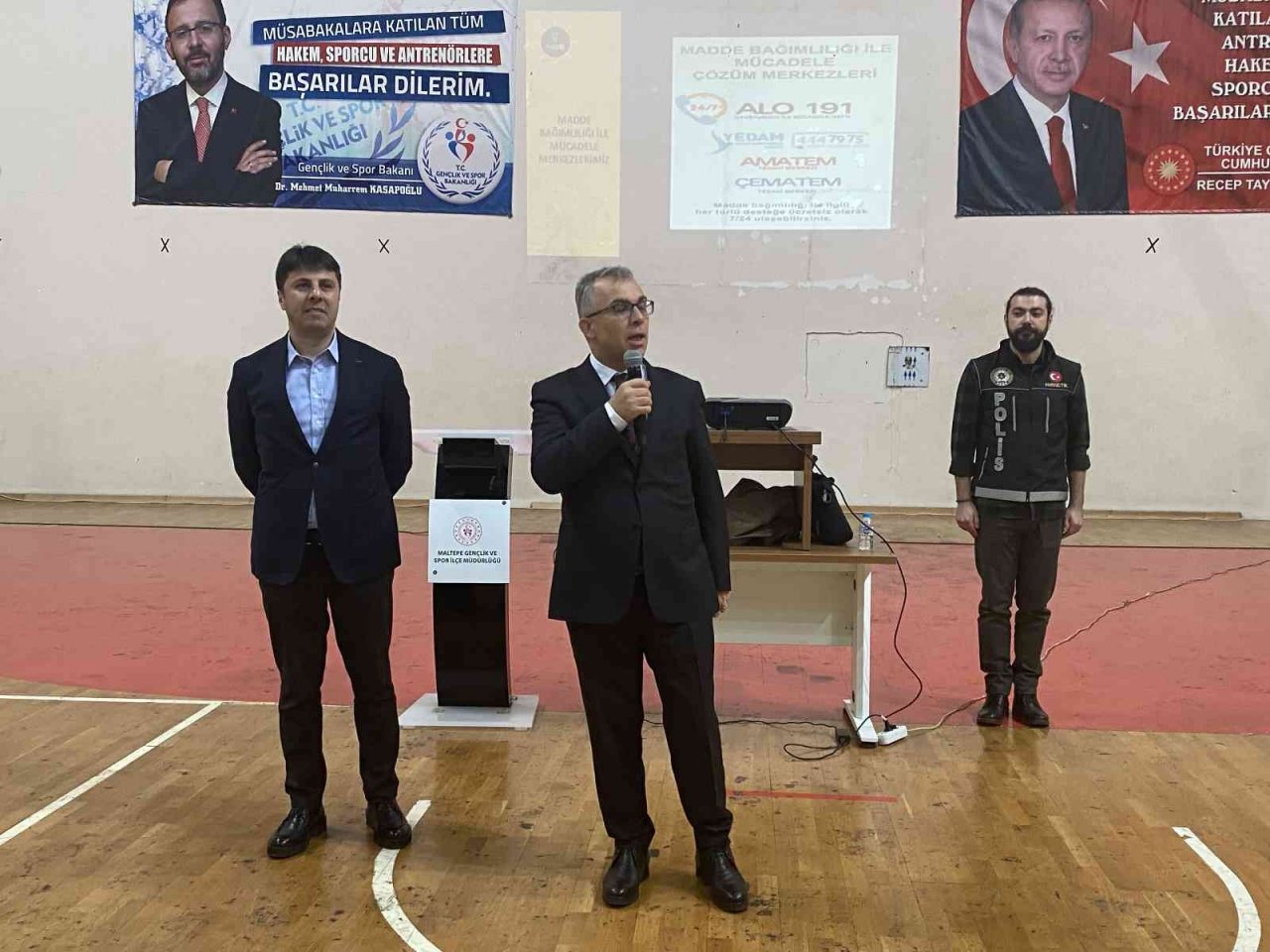 Maltepe’de ebeveynlere narkorehber semineri verildi