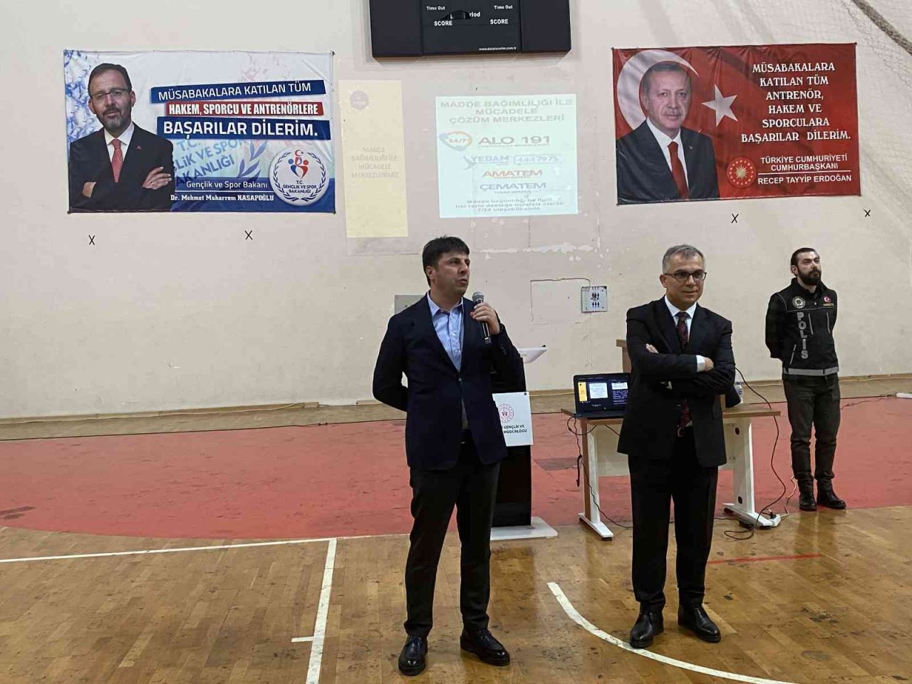 Maltepe’de ebeveynlere narkorehber semineri verildi