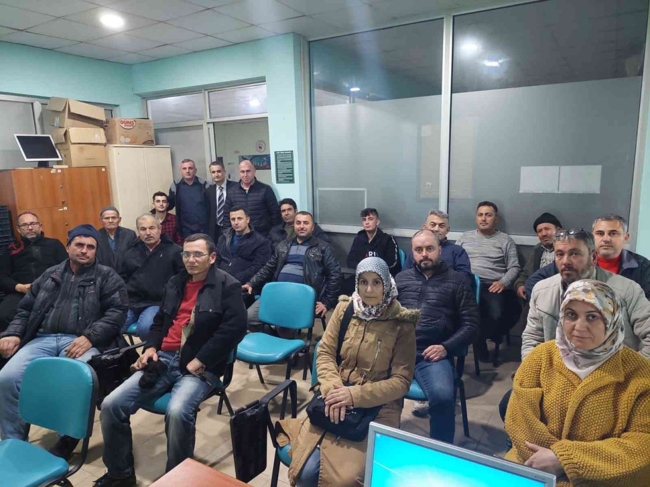 Saruhanlı’da arıcılara kışlatma eğitimi verildi