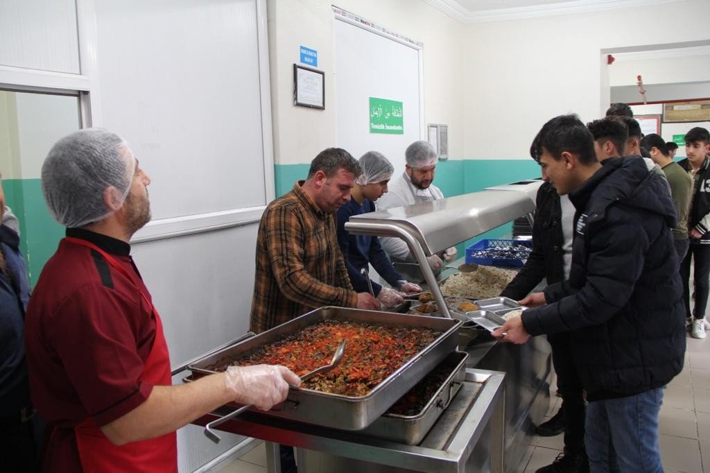 Bitlis’te 18 bin 500 öğrenciye ücretsiz yemek hizmeti