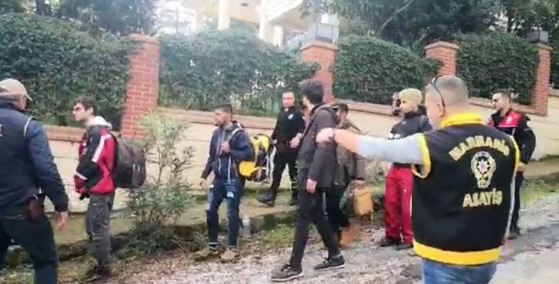 Jandarma göçmen kaçakçılığı yapan suç örgütünü çökertti