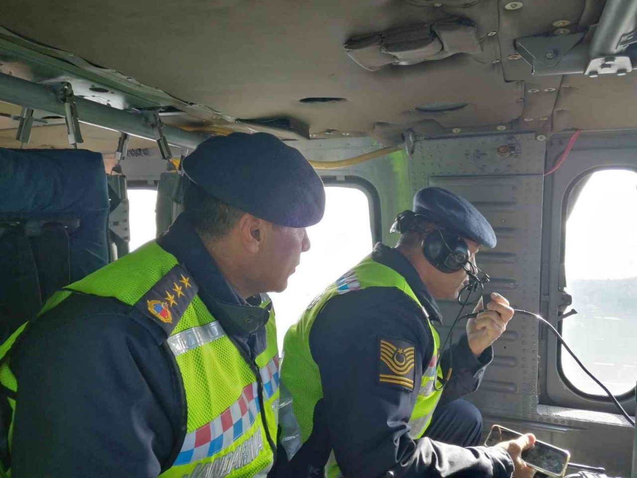 Ordu’da helikopter ile trafik denetimi