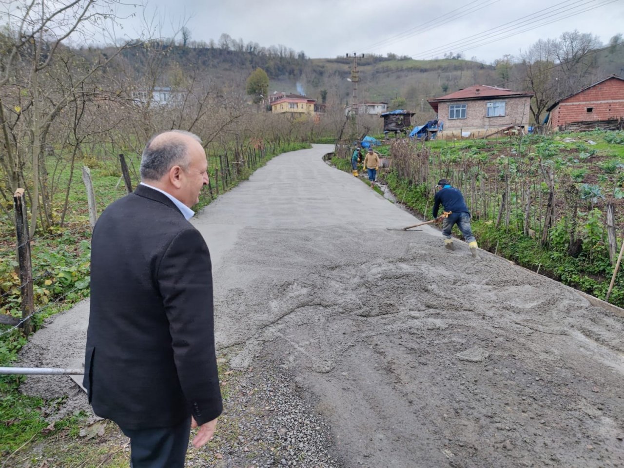 Başkan Tavlı: “Ünye’nin yol sorunlarını çözüyoruz”