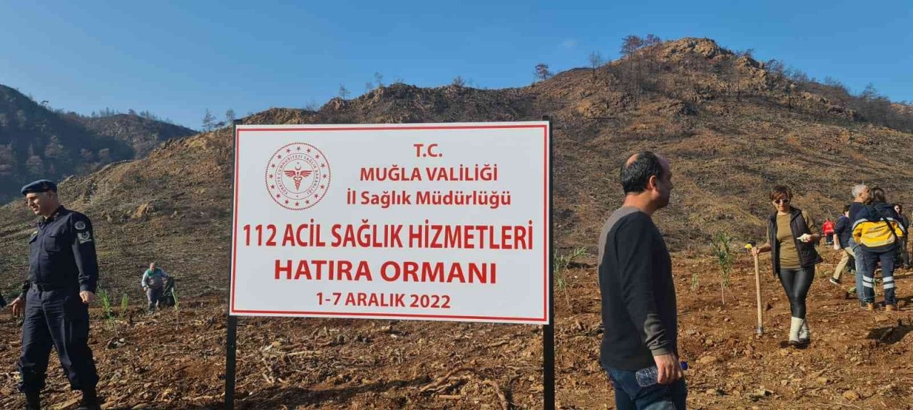 Marmaris’te sağlık çalışanları bin 120 fidanı toprakla buluşturdu