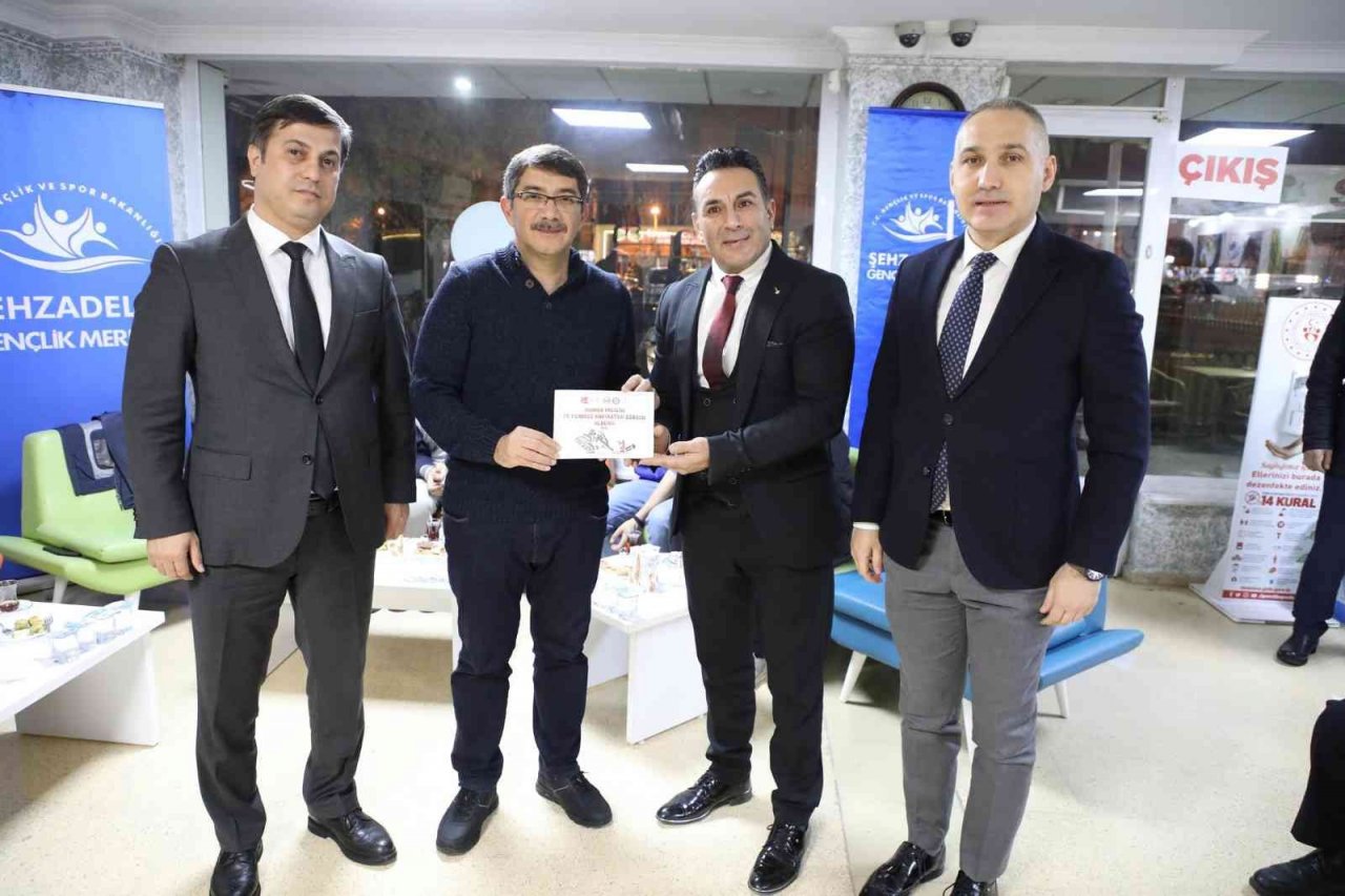 Başkan Çelik gönüllü gençlerle buluştu