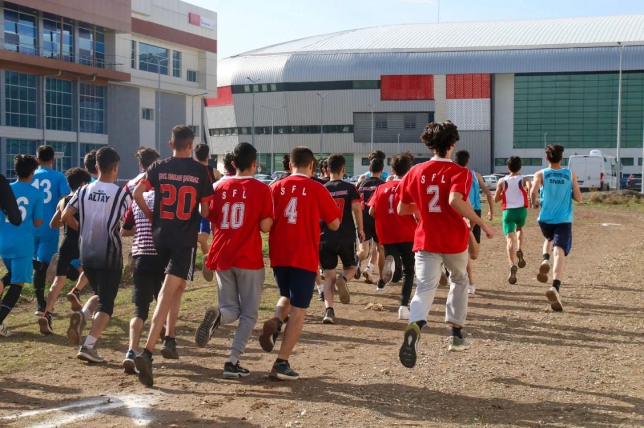 170 atlet ter döktü