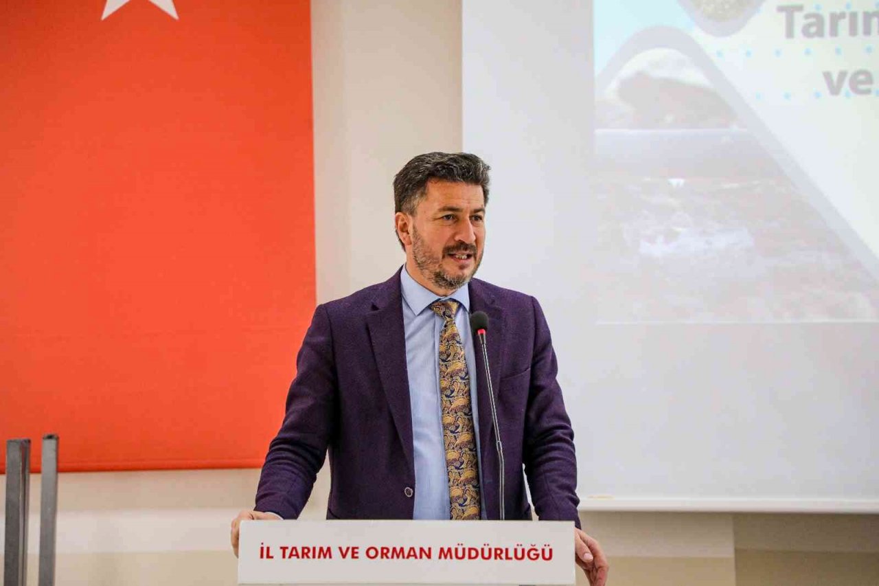 Çiftçilere tasarruflu su kullanımı eğitimleri