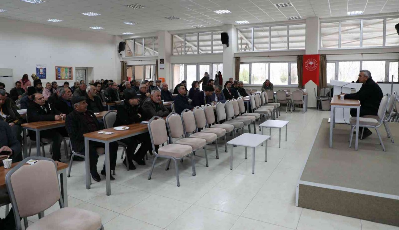 Çiftçilere tasarruflu su kullanımı eğitimleri