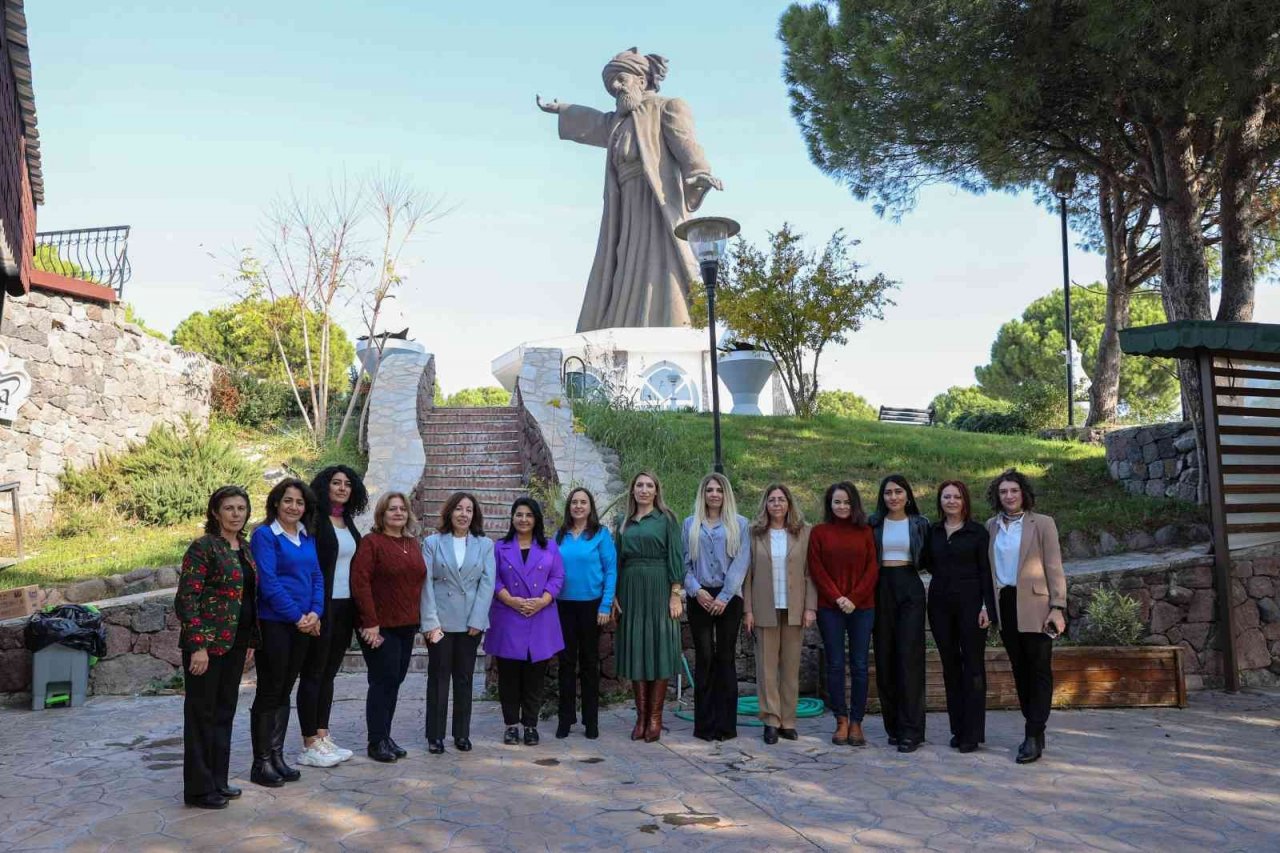 Buca’da Türk kadınının onur gününe özel kutlama