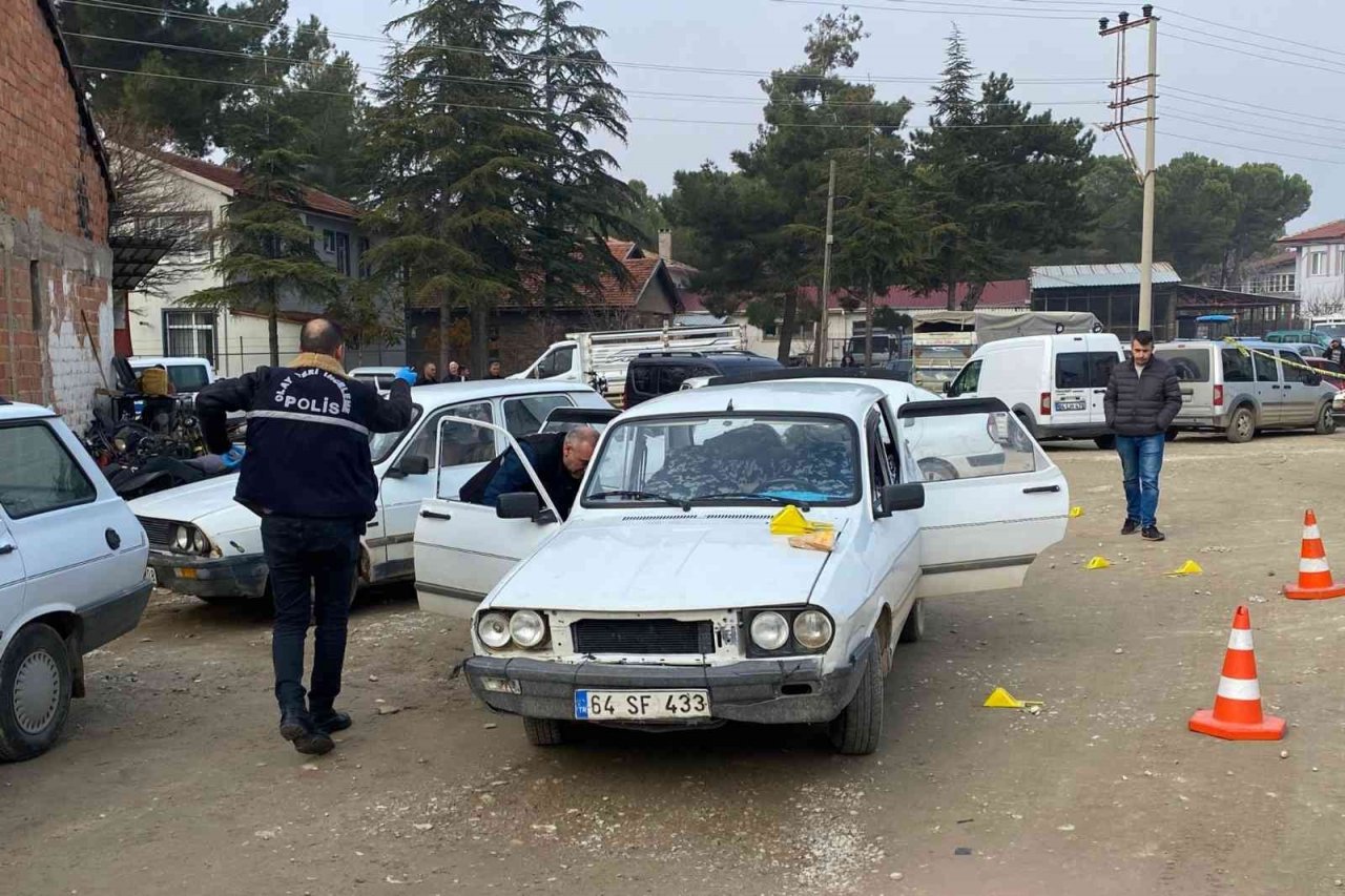 Otomobilde silahlı saldırıya uğrayan baba hayatını kaybetti