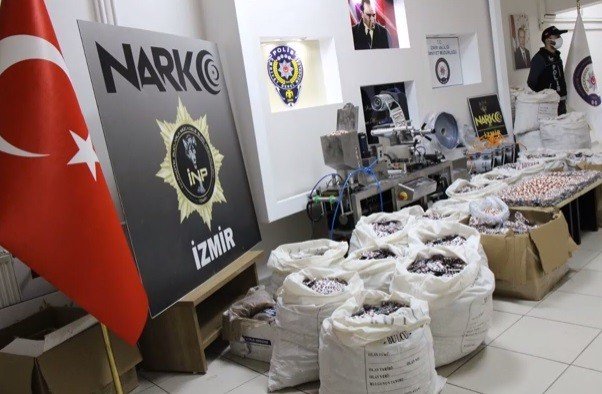 1 yıllık takip sonuç verdi, İzmir’de torbacıların kökü kurutuluyor