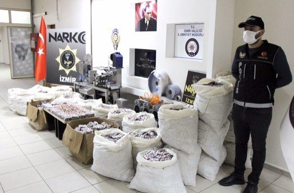 1 yıllık takip sonuç verdi, İzmir’de torbacıların kökü kurutuluyor