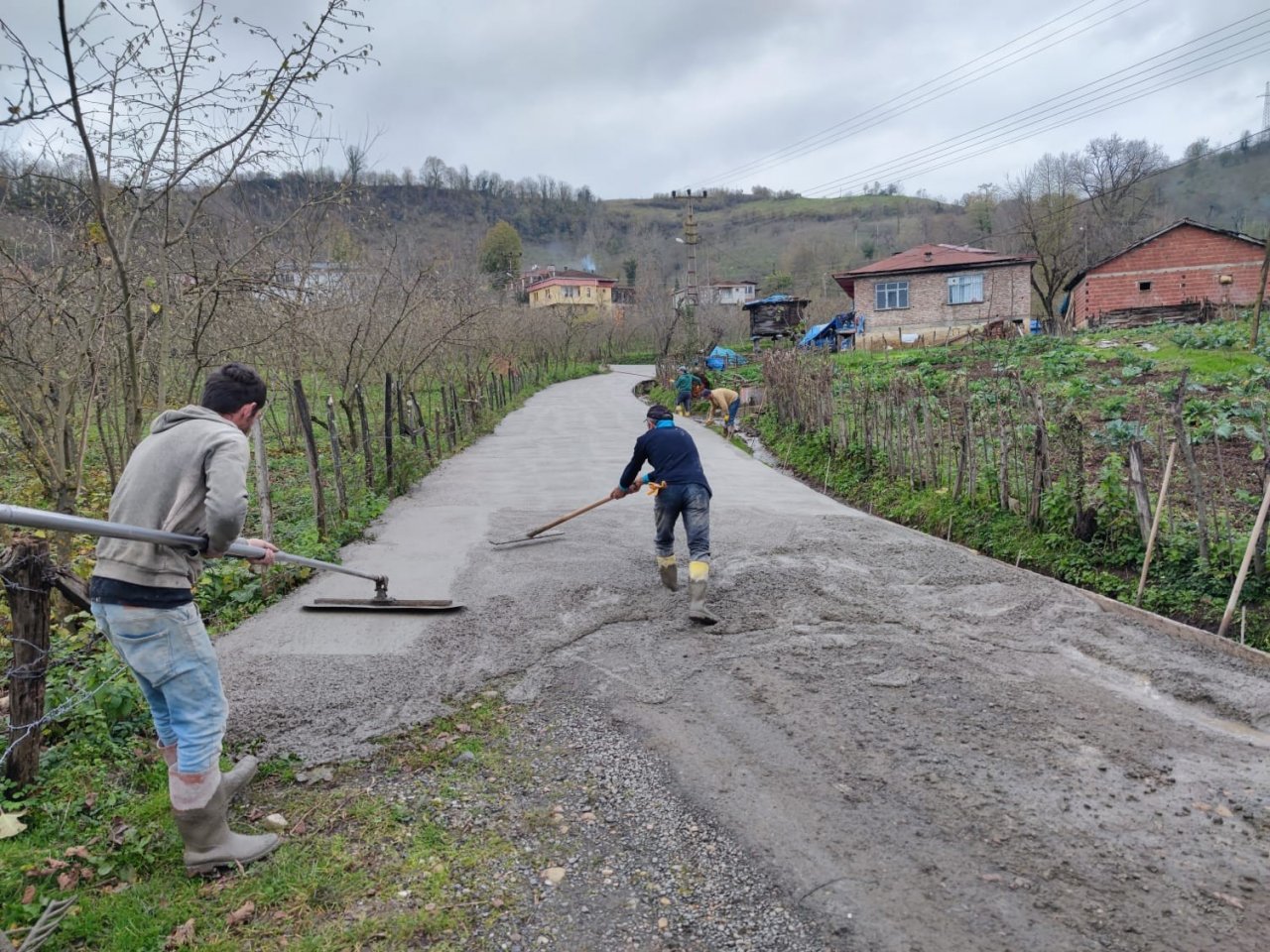 Başkan Tavlı: “Ünye’nin yol sorunlarını çözüyoruz”