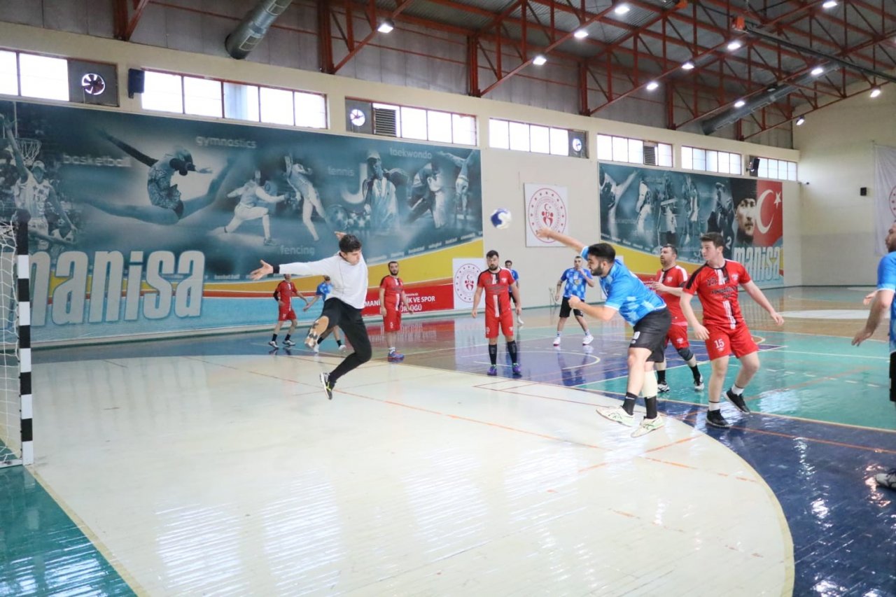 Yunusemre 2. Lige farkla başladı: 37-18