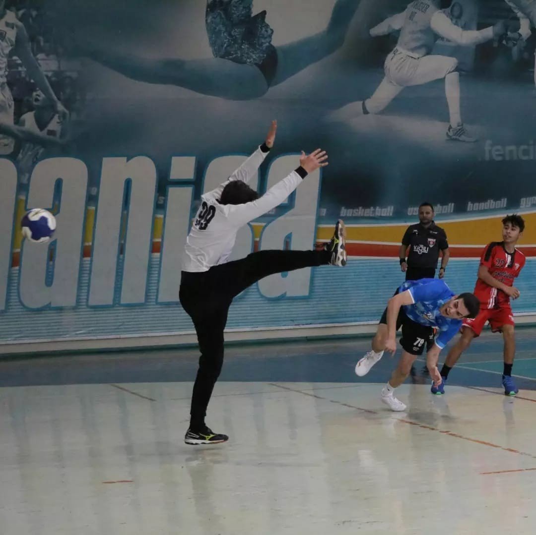 Yunusemre 2. Lige farkla başladı: 37-18