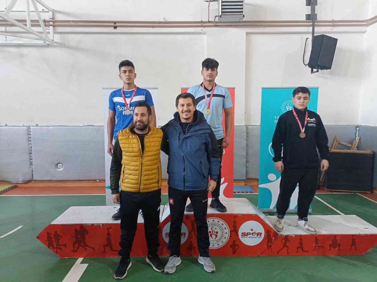 Bileklerin gücüyle en çok madalyayı toplayan okul oldular