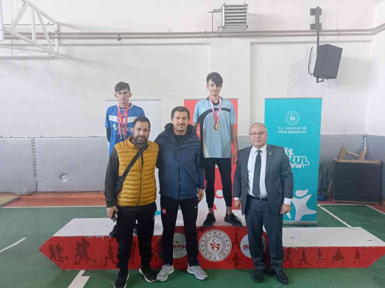 Bileklerin gücüyle en çok madalyayı toplayan okul oldular