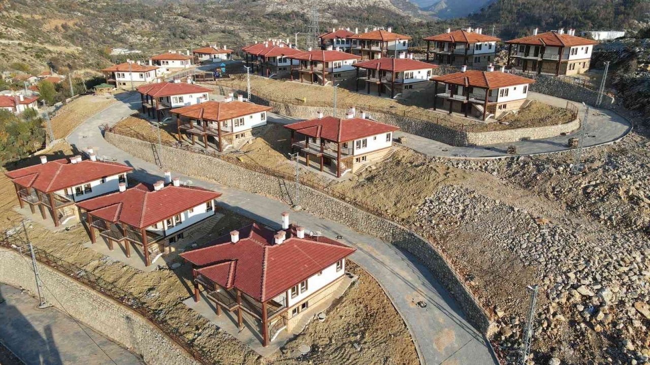 Antalya’daki orman yangını sonrası TOKİ yeni bir köy inşa etti