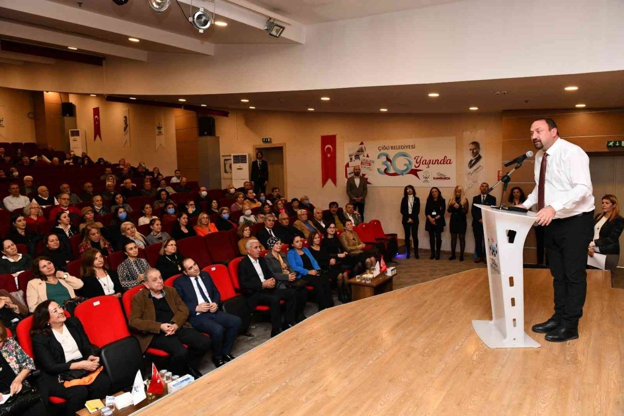 Çiğli’de kadının siyasetteki yeri konuşuldu