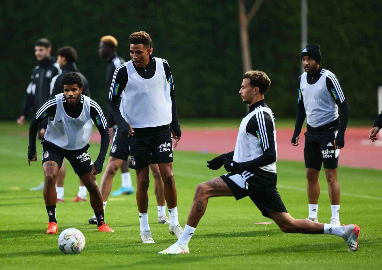 Beşiktaş, Antalya kampında çalışmalarına devam etti