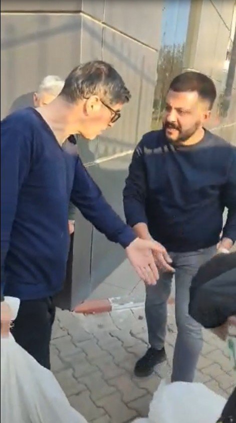 Bilecik’te KYK yurdunda skandal görüntü: Bahçedeki kedileri çuvallara koyarak topladılar